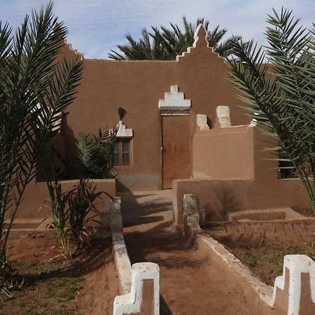 Hotel Carrefour Des Nomades Oulad Driss Esterno foto