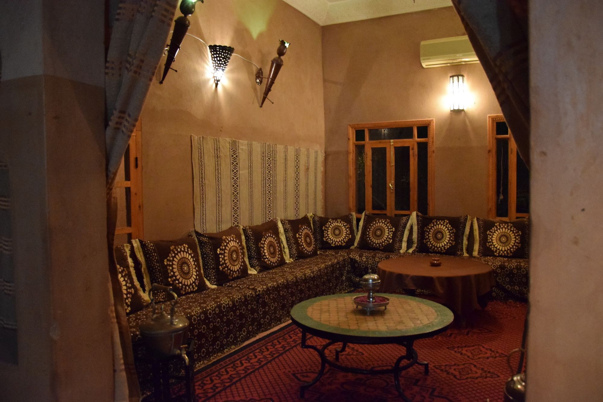 Hotel Carrefour Des Nomades Oulad Driss Esterno foto